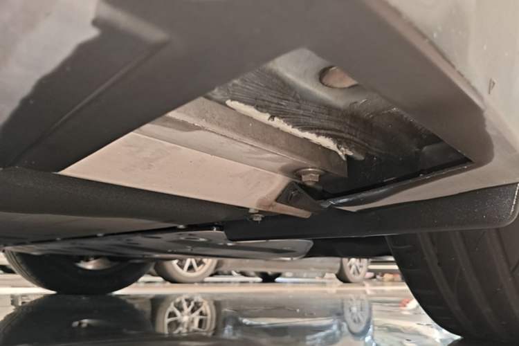 Used XPeng P7 2023 P7i 702 Pro Left Side Sill