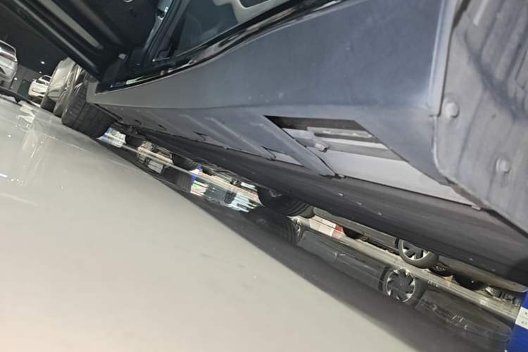Used XPeng P7 2023 P7i 702 Max Left Side Sill