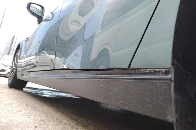 Used XPeng P7 2023 P7i 702 Max Left Side Sill