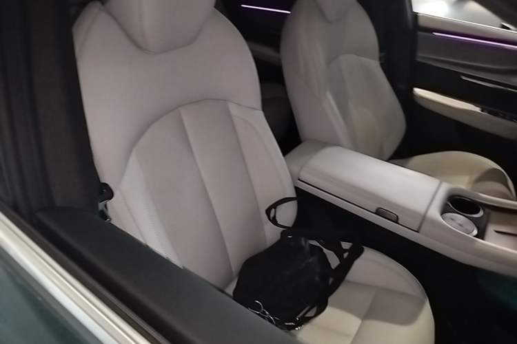 Used XPeng P7 2023 P7i 702 Max Right Front Seat