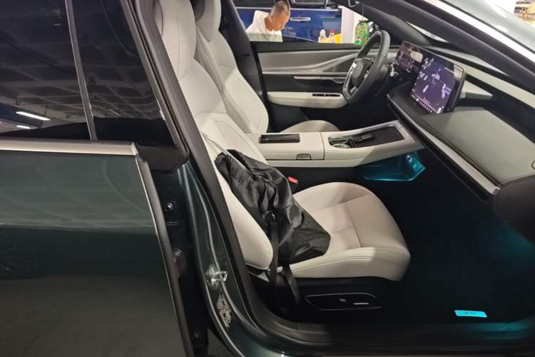 Used XPeng P7 2023 P7i 702 Pro Right Front Seat