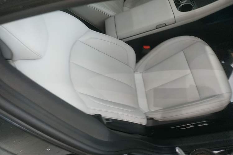 Used XPeng P7 2023 P7i 610 Max Performance Edition Right Front Seat