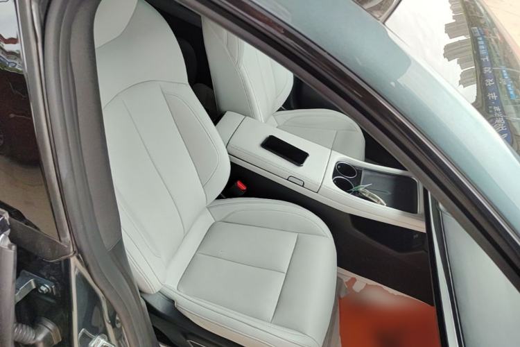 Used XPeng P7 2023 P7i 610 Pengyi Performance Edition Right Front Seat