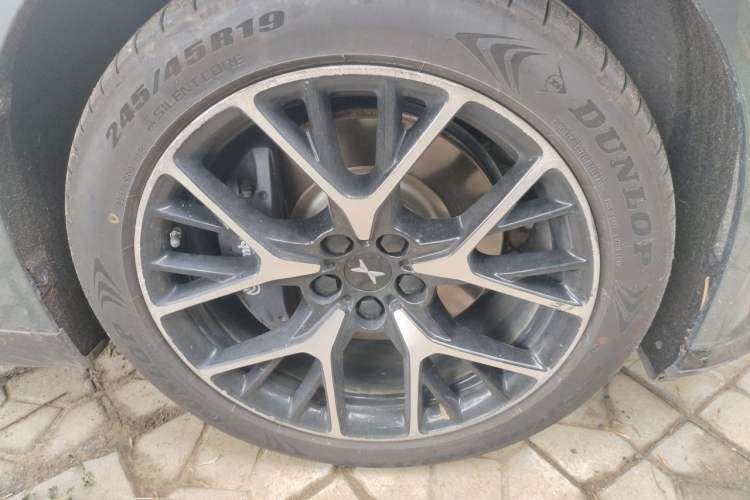 Used XPeng P7 2023 P7i 610 Max Performance Edition Right Front Wheel Hub