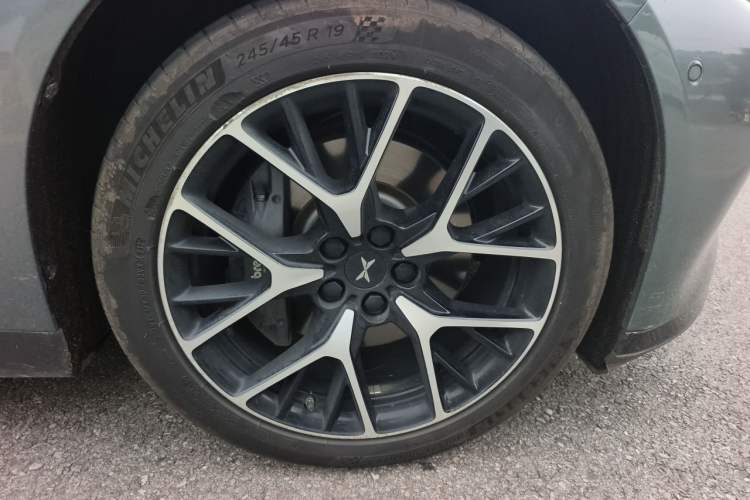 Used XPeng P7 2023 P7i 702 Max Right Front Wheel Hub