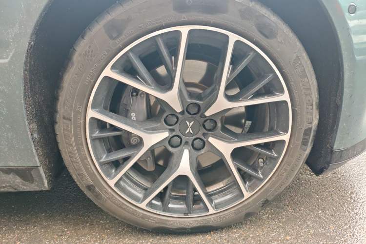 Used XPeng P7 2023 P7i 702 Pro Right Front Wheel Hub