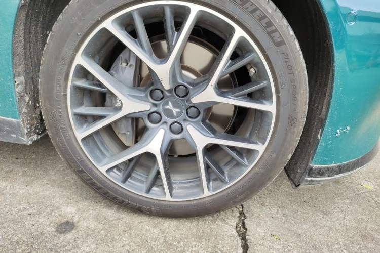 Used XPeng P7 2023 P7i 702 Pro Right Front Wheel Hub