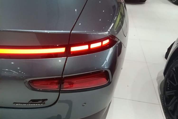 Used XPeng P7 2023 P7i 610 Max Performance Edition Right Rear Taillight