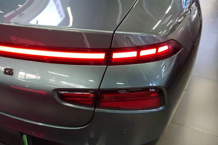 Used XPeng P7 2023 P7i 702 Pro Right Rear Taillight