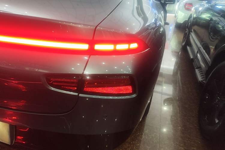 Used XPeng P7 2023 P7i 702 Pro Right Rear Taillight