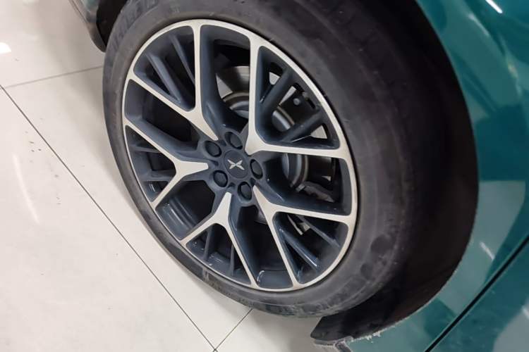 Used XPeng P7 2023 P7i 702 Pro Right Rear Wheel Hub