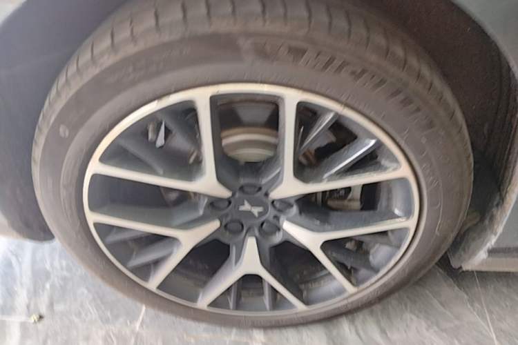 Used XPeng P7 2023 P7i 702 Max Right Rear Wheel Hub
