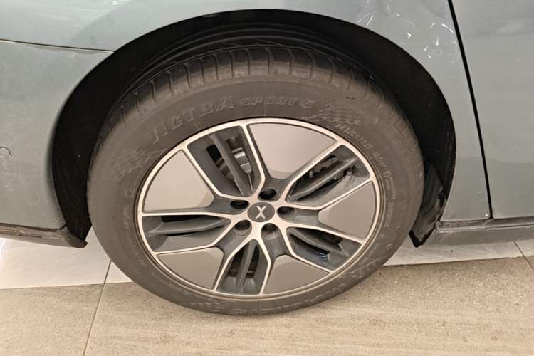Used XPeng P7 2023 P7i 702 Pro Right Rear Wheel Hub