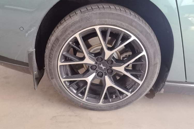 Used XPeng P7 2023 P7i 702 Max Right Rear Wheel Hub