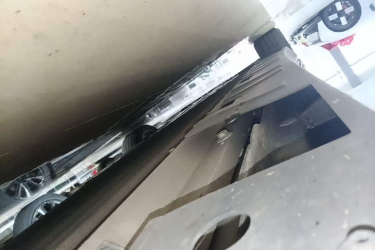Used XPeng P7 2023 P7i 610 Max Performance Edition Right Side Sill