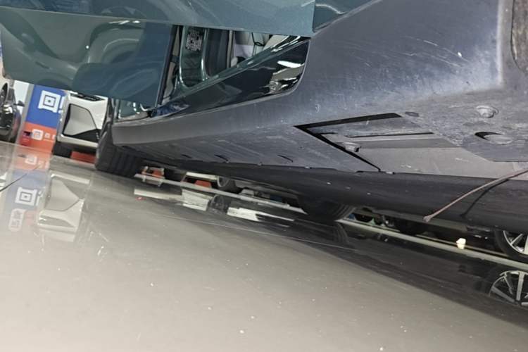 Used XPeng P7 2023 P7i 702 Max Right Side Sill