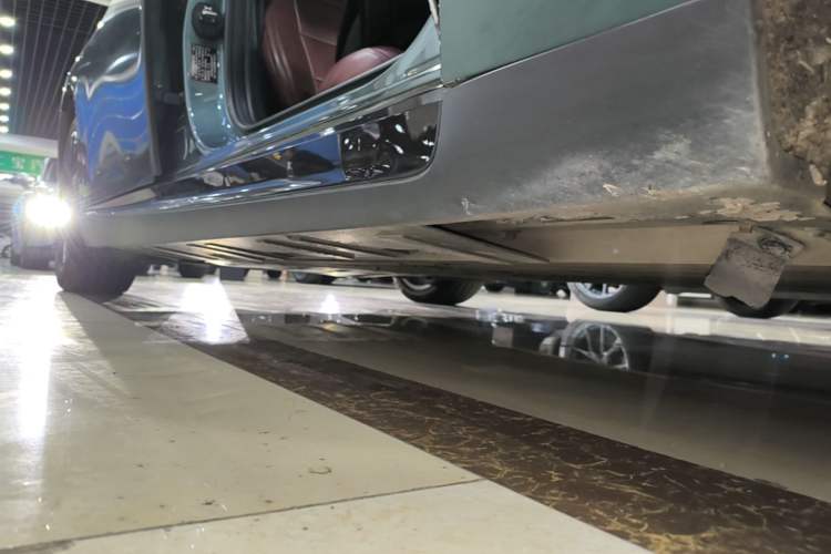 Used XPeng P7 2023 P7i 610 Pengyi Performance Edition Right Side Sill