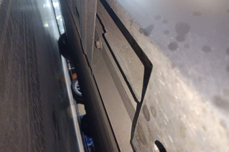 Used XPeng P7 2023 P7i 702 Pro Right Side Sill