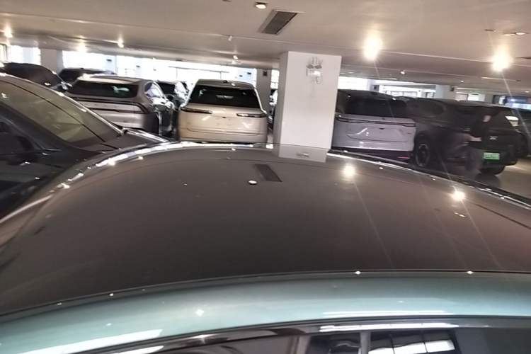 Used XPeng P7 2023 P7i 702 Pro Roof