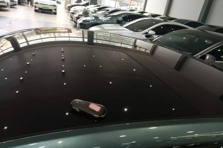 Used XPeng P7 2023 P7i 610 Max Performance Edition Roof
