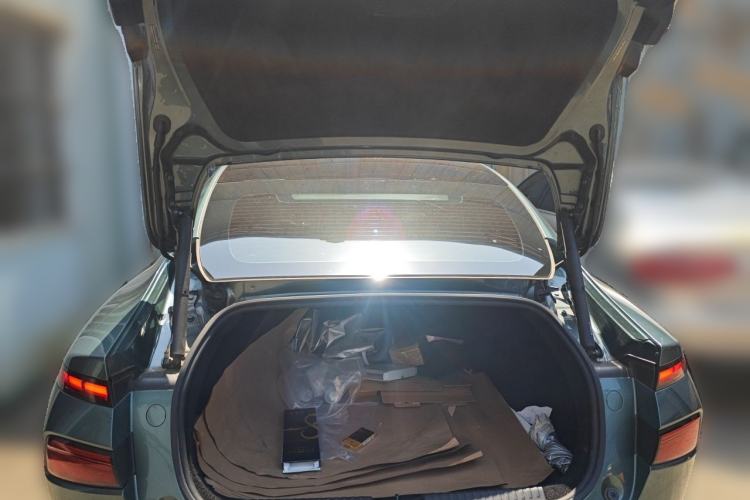 Used XPeng P7 2023 P7i 610 Pengyi Performance Edition Trunk