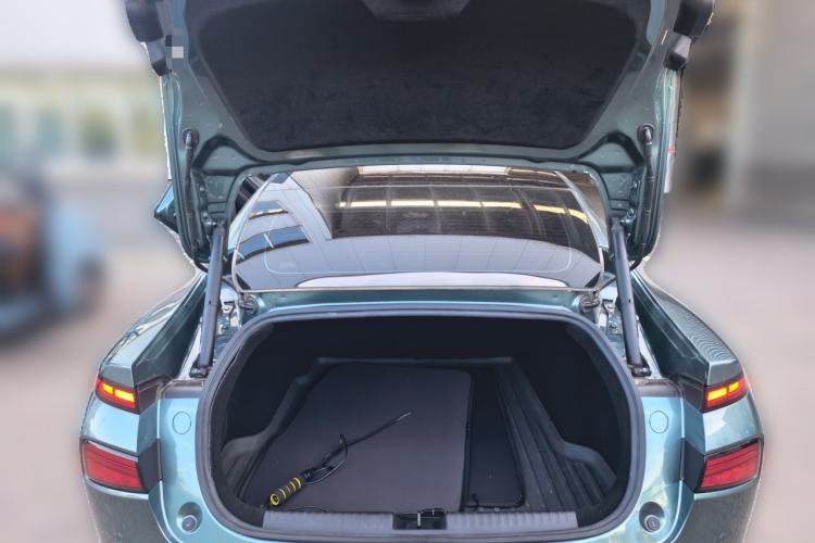 Used XPeng P7 2023 P7i 610 Pengyi Performance Edition Trunk