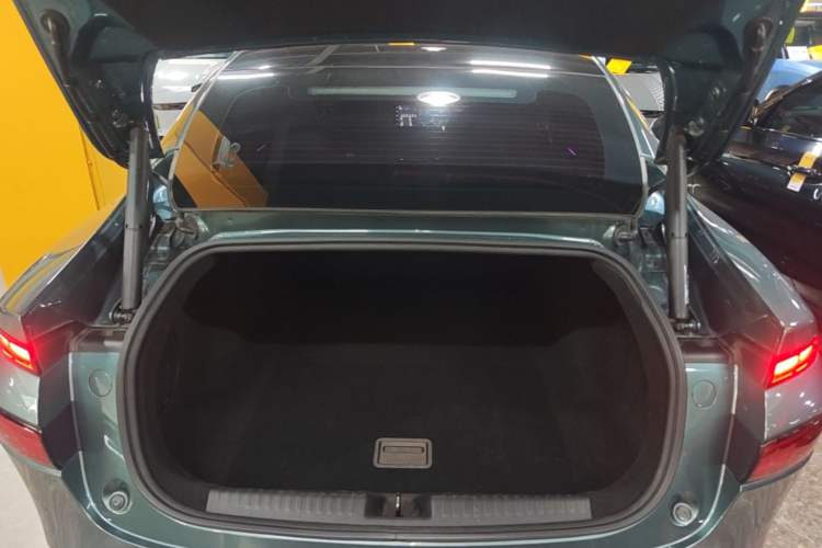 Used XPeng P7 2023 P7i 702 Max Trunk