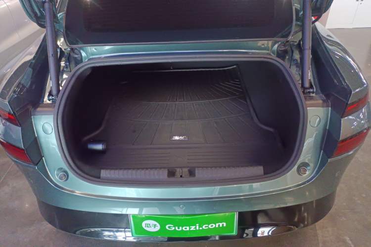 Used XPeng P7 2023 P7i 702 Pro Trunk