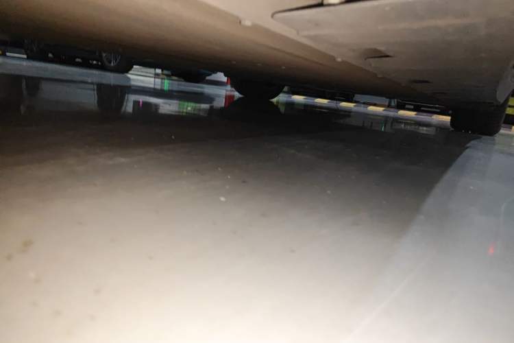 Used XPeng P7 2023 P7i 702 Pro Chassis Front Left