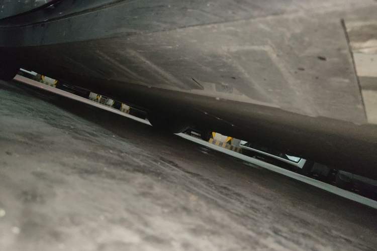 Used XPeng P7 2023 P7i 702 Pro Chassis Front Right