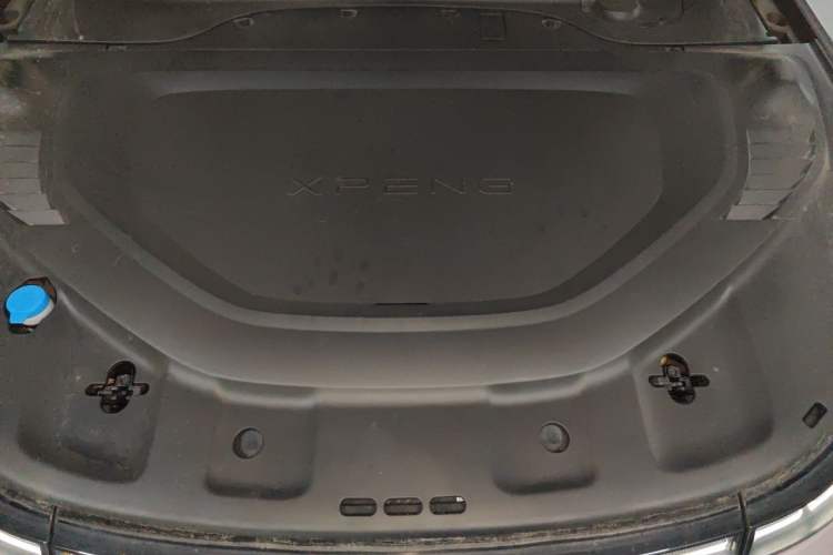 Used XPeng P7 2023 P7i 702 Pro Engine Bay