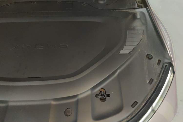 Used XPeng P7 2023 P7i 702 Pro Engine Bay Left