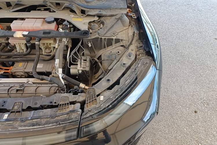 Used XPeng P7 2023 P7i 610 Max Performance Edition Engine Bay Left
