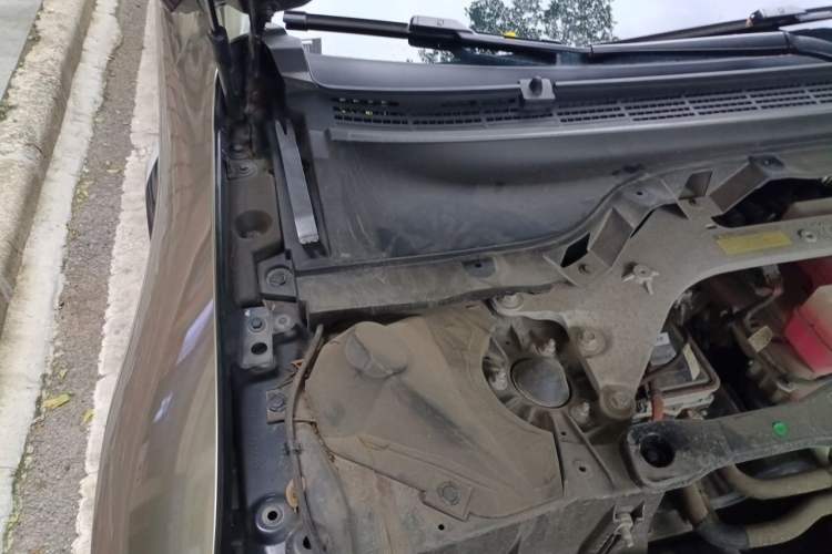 Used XPeng P7 2023 P7i 702 Max Engine Bay Right
