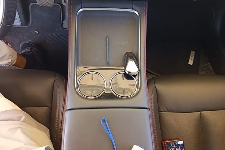Used XPeng P7 2023 P7i 610 Max Performance Edition Gear Lever
