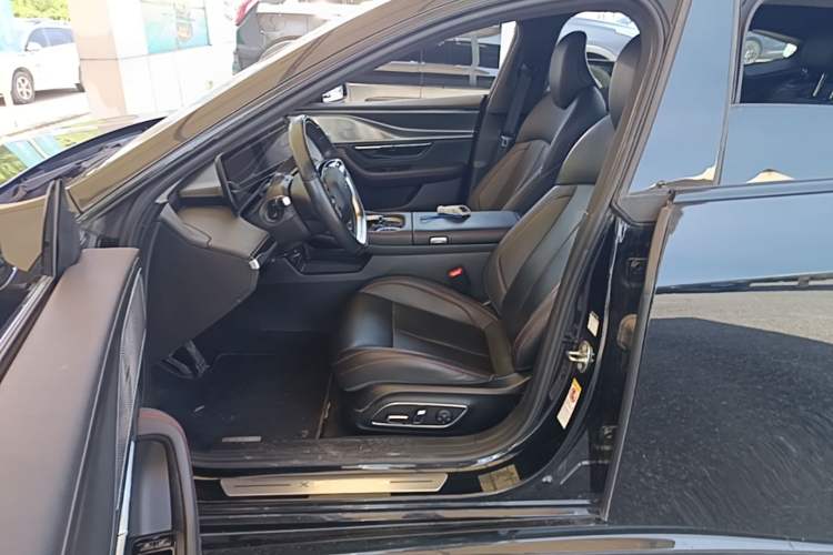 Used XPeng P7 2023 P7i 610 Max Performance Edition Left Front Seat
