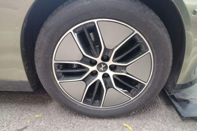 Used XPeng P7 2023 P7i 702 Max Right Front Wheel Hub