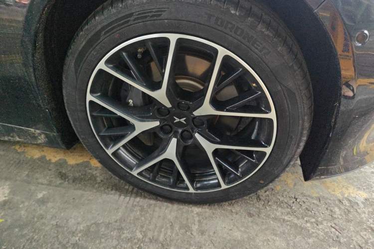 Used XPeng P7 2023 P7i 702 Pro Right Front Wheel Hub