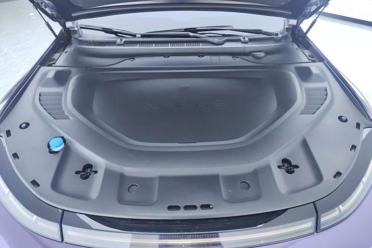 Used XPeng P7 2023 P7i 702 Pro Engine Bay