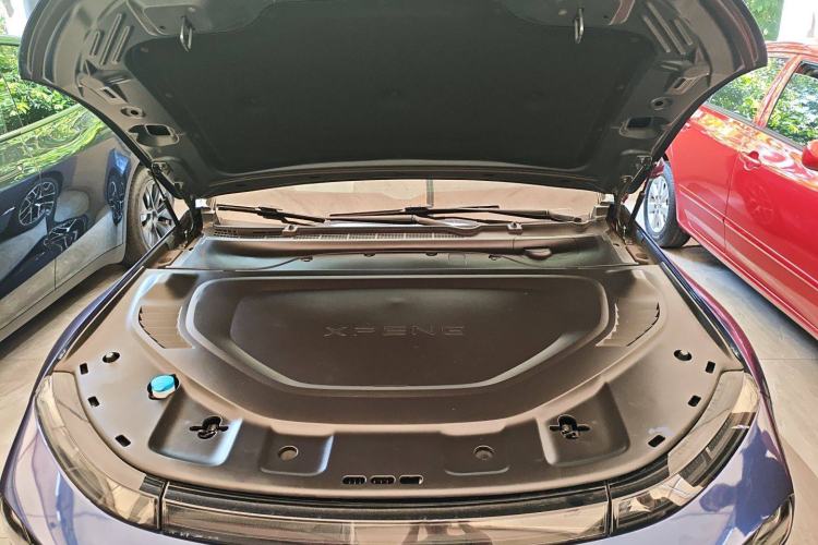 Used XPeng P7 2023 P7i 702 Max Engine Bay
