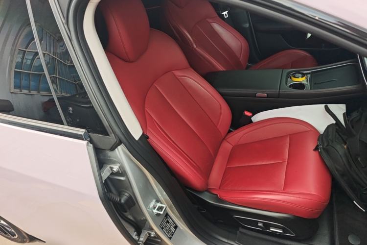 Used XPeng P7 2023 P7i 610 Max Performance Edition Right Front Seat