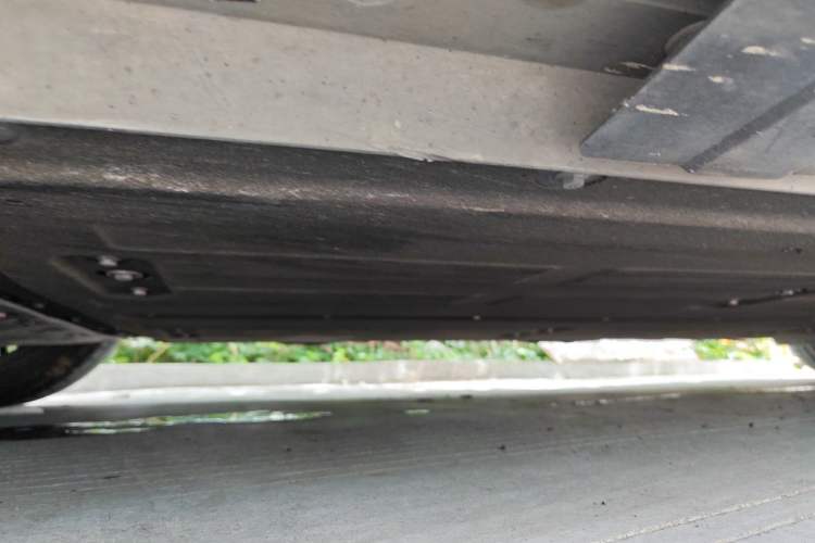 Used XPeng P7 2023 P7i 702 Max Chassis Front Left