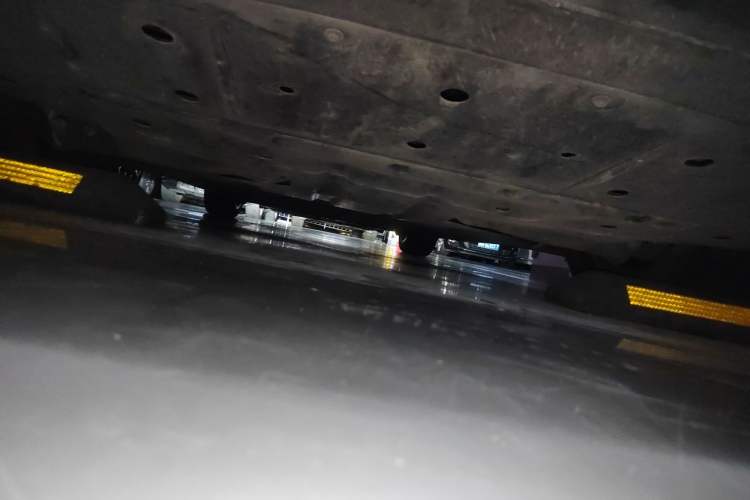 Used XPeng P7 2023 P7i 702 Max Chassis Rear