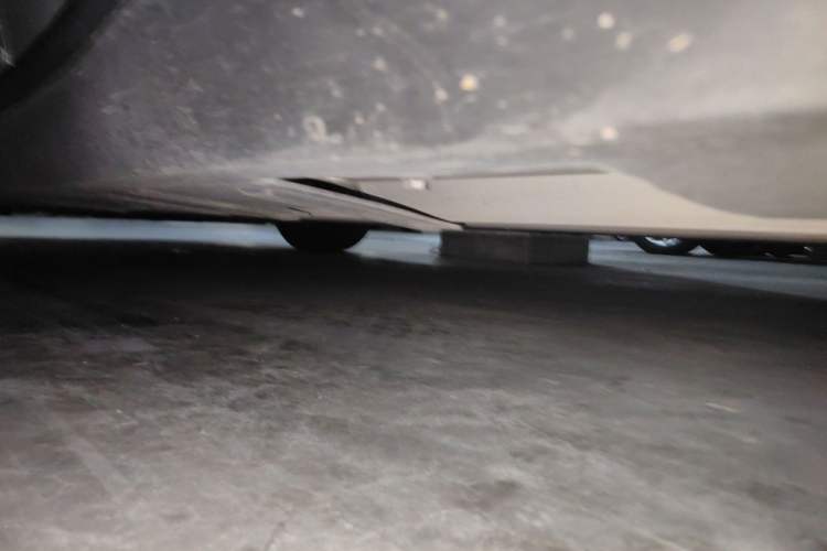 Used XPeng P7 2023 P7i 702 Max Chassis Rear Left