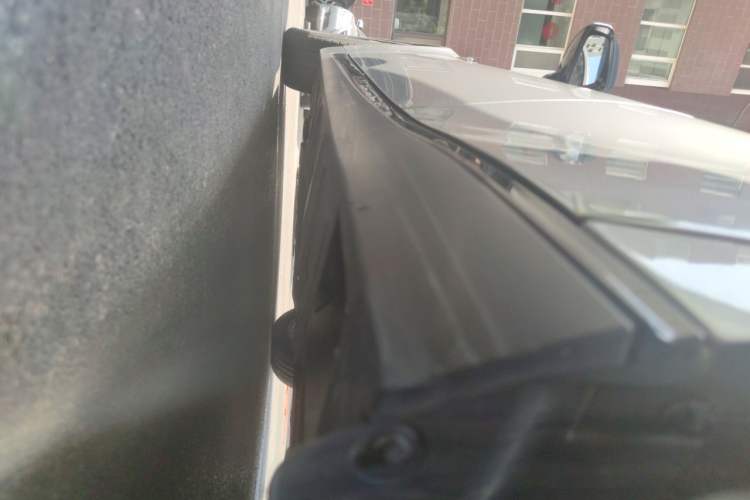 Used XPeng P7 2023 586E Chassis Rear Left