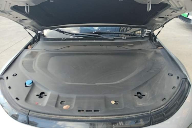 Used XPeng P7 2023 P7i 610 Max Performance Edition Engine Bay