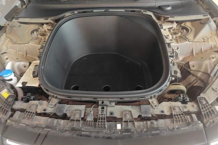 Used XPeng P7 2023 586E Engine Bay