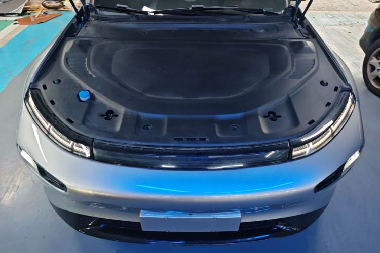 Used XPeng P7 2023 P7i 702 Max Engine Bay