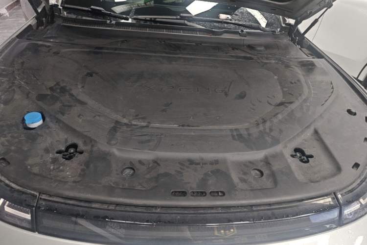 Used XPeng P7 2023 P7i 702 Max Engine Bay