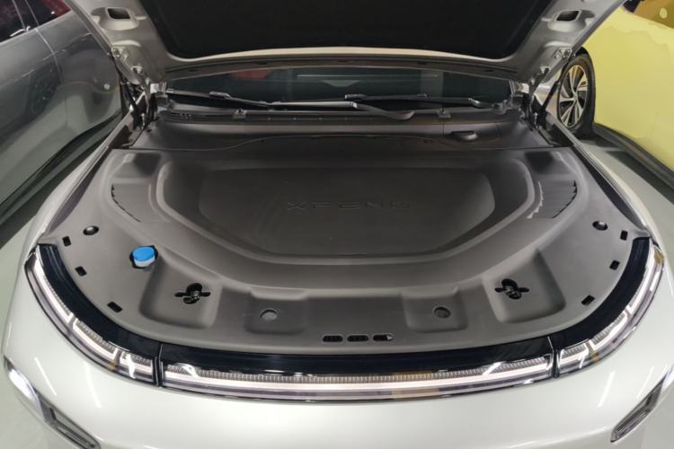 Used XPeng P7 2023 P7i 702 Pro Engine Bay